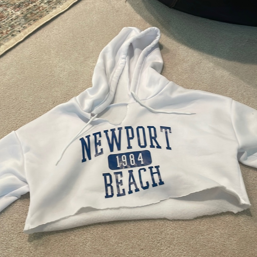 Cropped white sweatshirt, shein brand, size medium